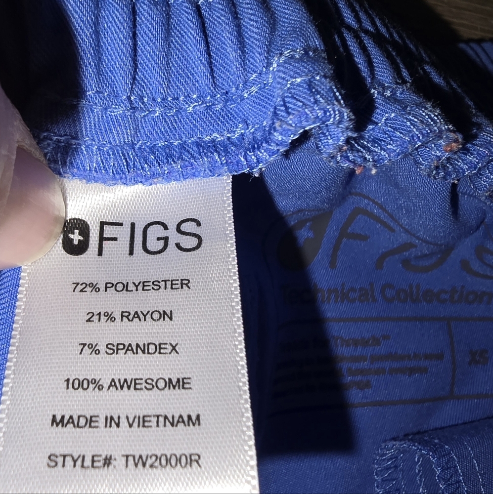 FIGS Scrub Set Pocket Front Top + Straight Leg Pants Light Blue Women's XS - Picture 10 of 13